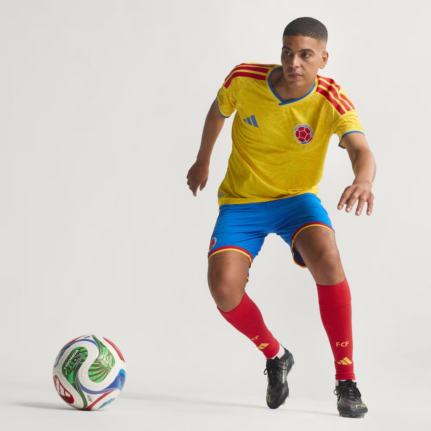 Camiseta Local Colombia FIFA 26™ – Edición Jugador | Tecnología Profesional HEAT.RDY | Orgullo Colombiano
