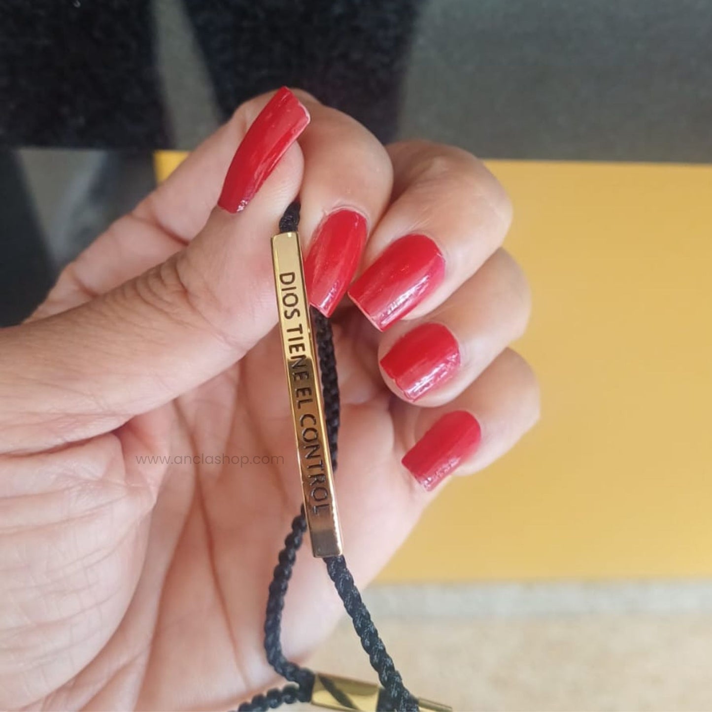 PULSERA DIOS TIENE EL CONTROL- Es más que un accesorio